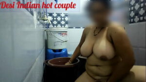 desi savita bhabhi nude bath in the bathroom xxx video