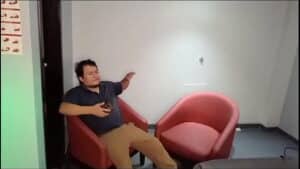 oh por dios quiere sacarme los pecados y platicarme cada dia de sus ensenanzas si te sacas la tanga te dejo me saques el mal y te meto todo el bien todos los dias